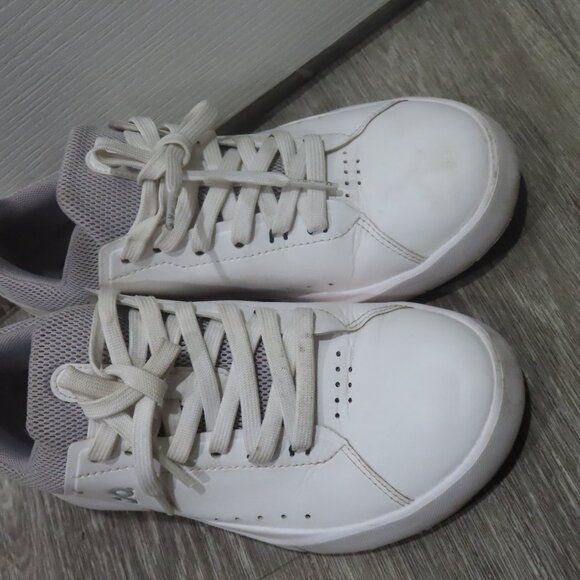 Women's On Clouds Sneakers - Picture 2 of 3